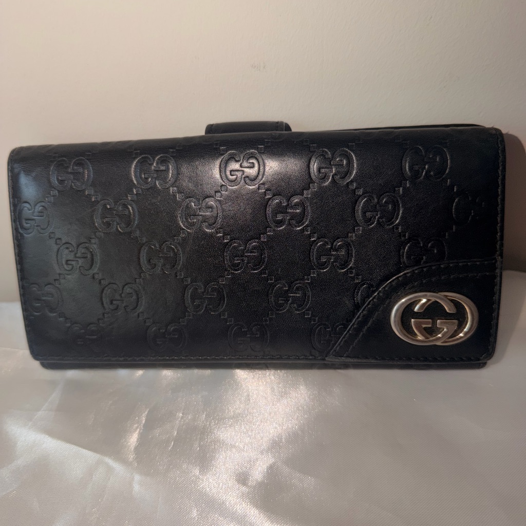 Gucci Black Embossed Leather Clutch Authentic Gucci Black Embossed Leather Clutch Authentic